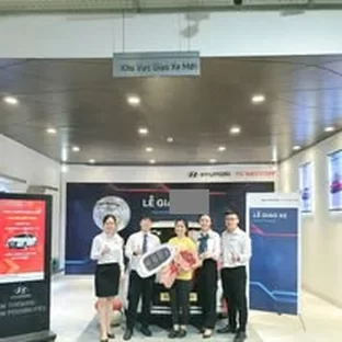 Bàn giao xe Hyundai cho khách hàng tại TP. Hồ Chí Minh
